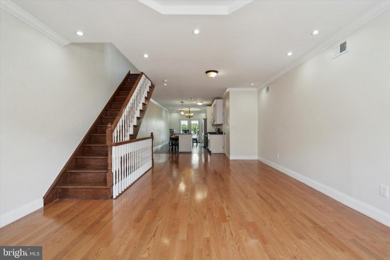 2045 Morris St - Photo 2 of 15