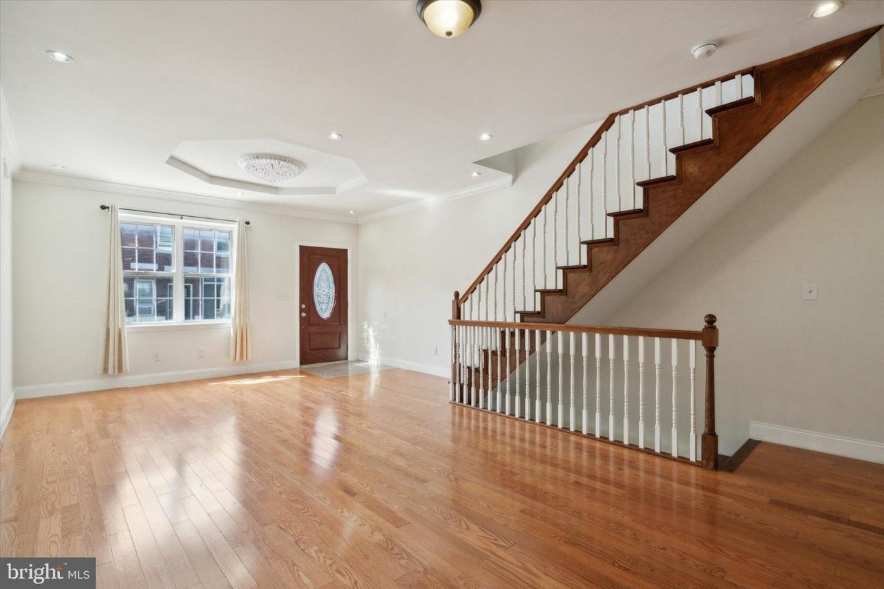 2045 Morris St - Photo 3 of 15
