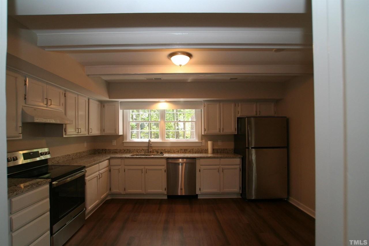 7821 Haymarket Ln - Photo 4 of 16