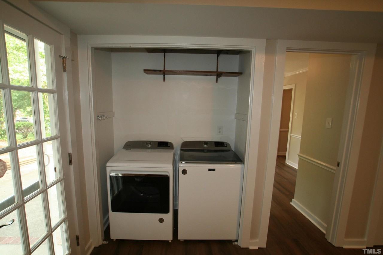 7821 Haymarket Ln - Photo 5 of 16
