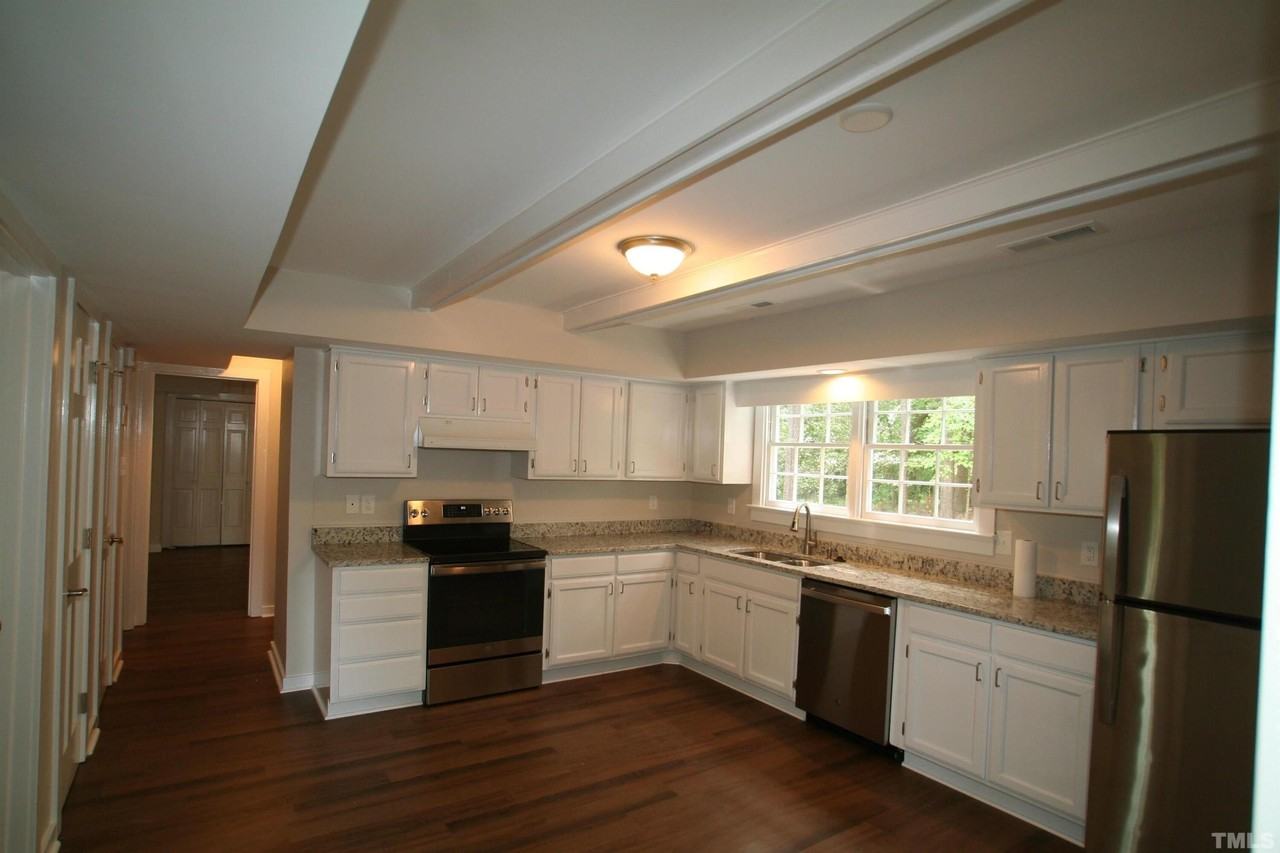 7821 Haymarket Ln - Photo 6 of 16