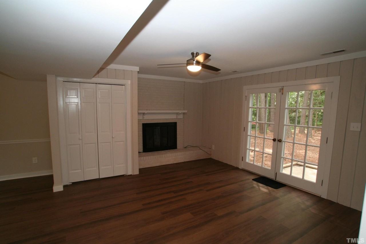 7821 Haymarket Ln - Photo 7 of 16