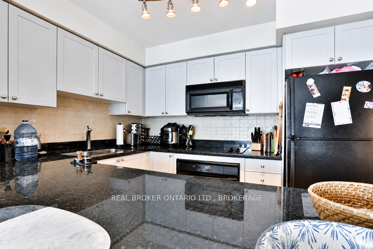 18 Stafford Street #802 - Photo 2 of 23