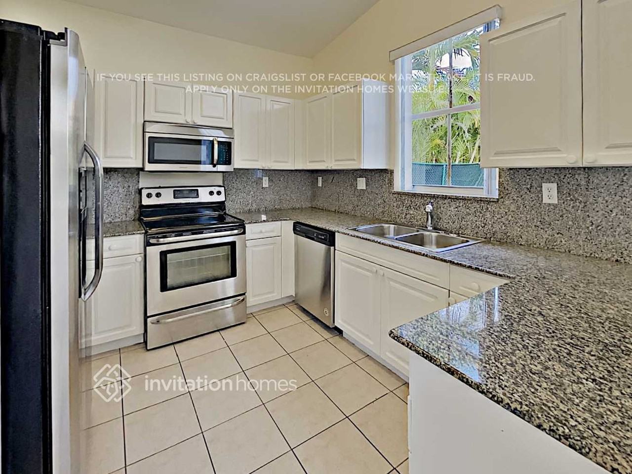 15470 Sw 23rd Ln - Photo 4 of 17