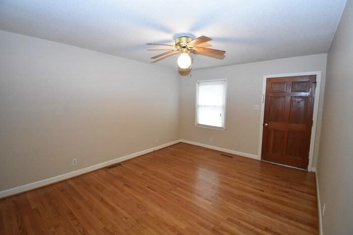 5270 unit B - Photo 3 of 8