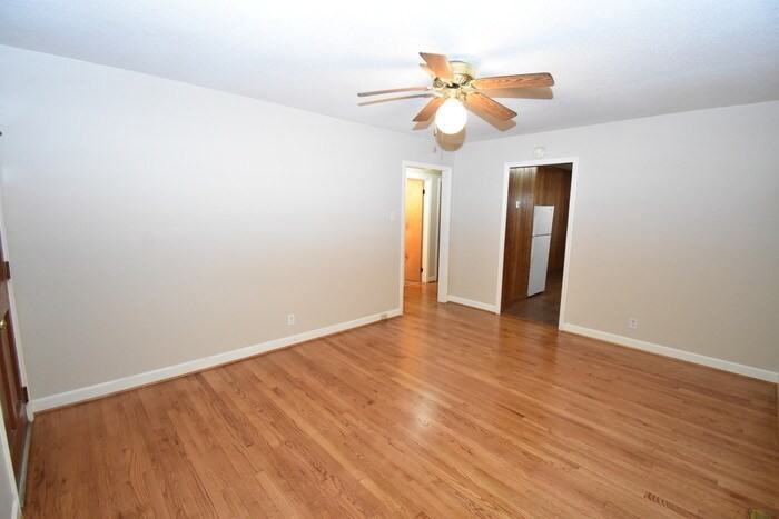 5270 unit B - Photo 4 of 8
