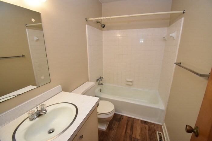 5270 unit B - Photo 7 of 8