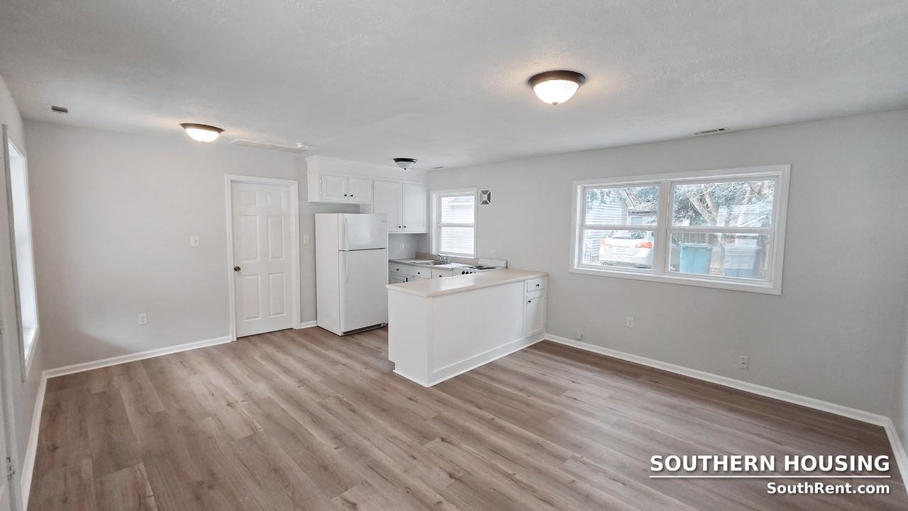 1622 Colleton Ave Se #1B - Photo 3 of 15