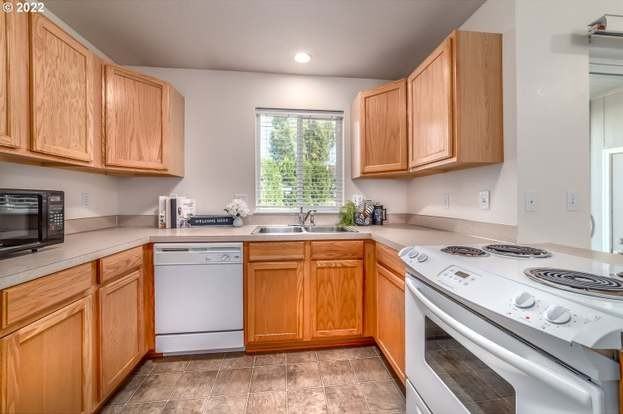 25105 Cottage Ct #25121 - Photo 4 of 9