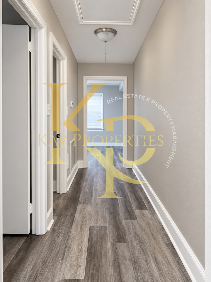852 Nelson St - Photo 6 of 11