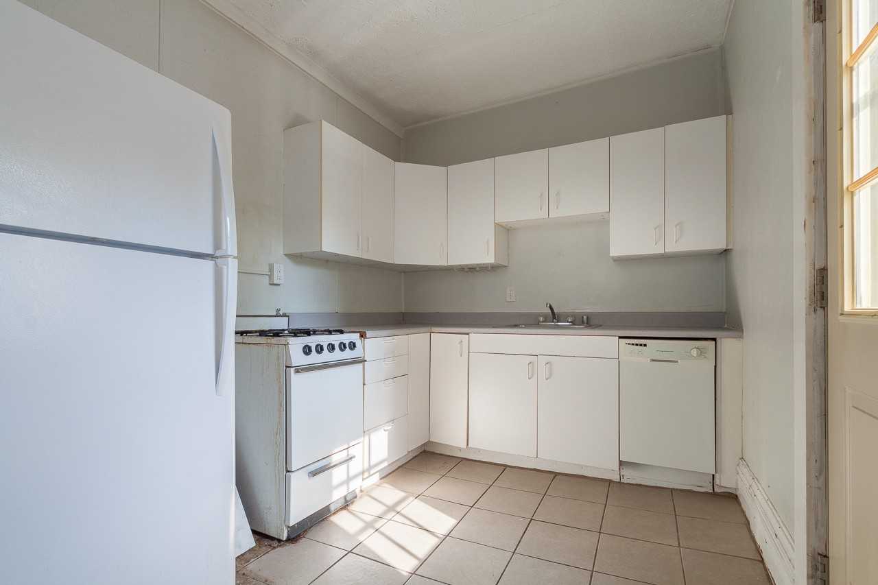 313 East Mifflin Street - Photo 3 of 14