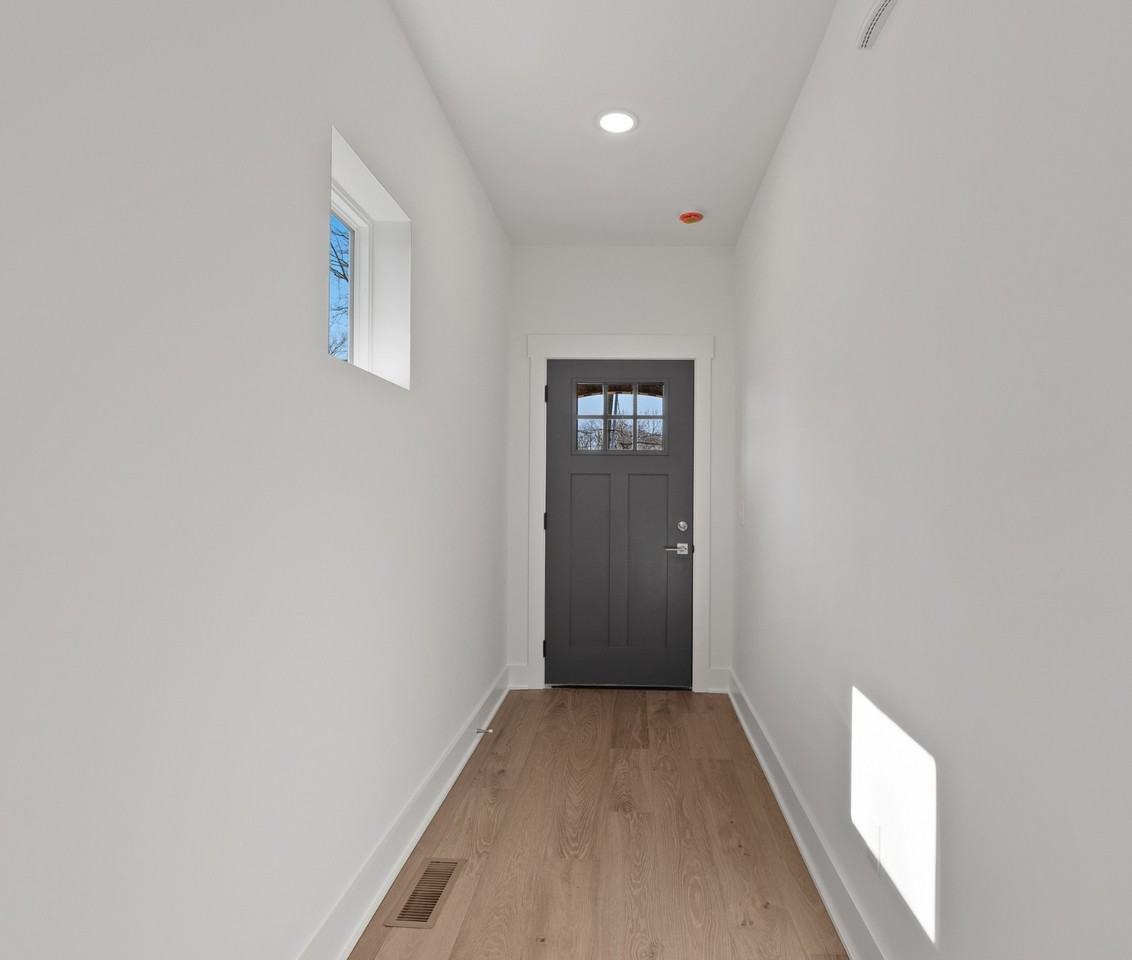 2238 Kline Ave - Photo 4 of 31
