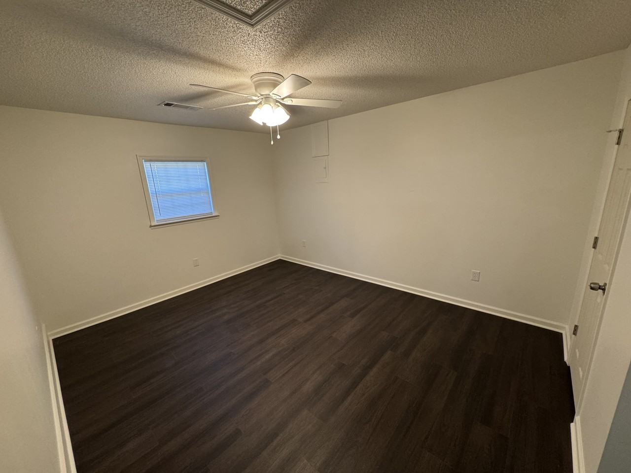 554 Canterbury Farm Rd - Photo 2 of 16
