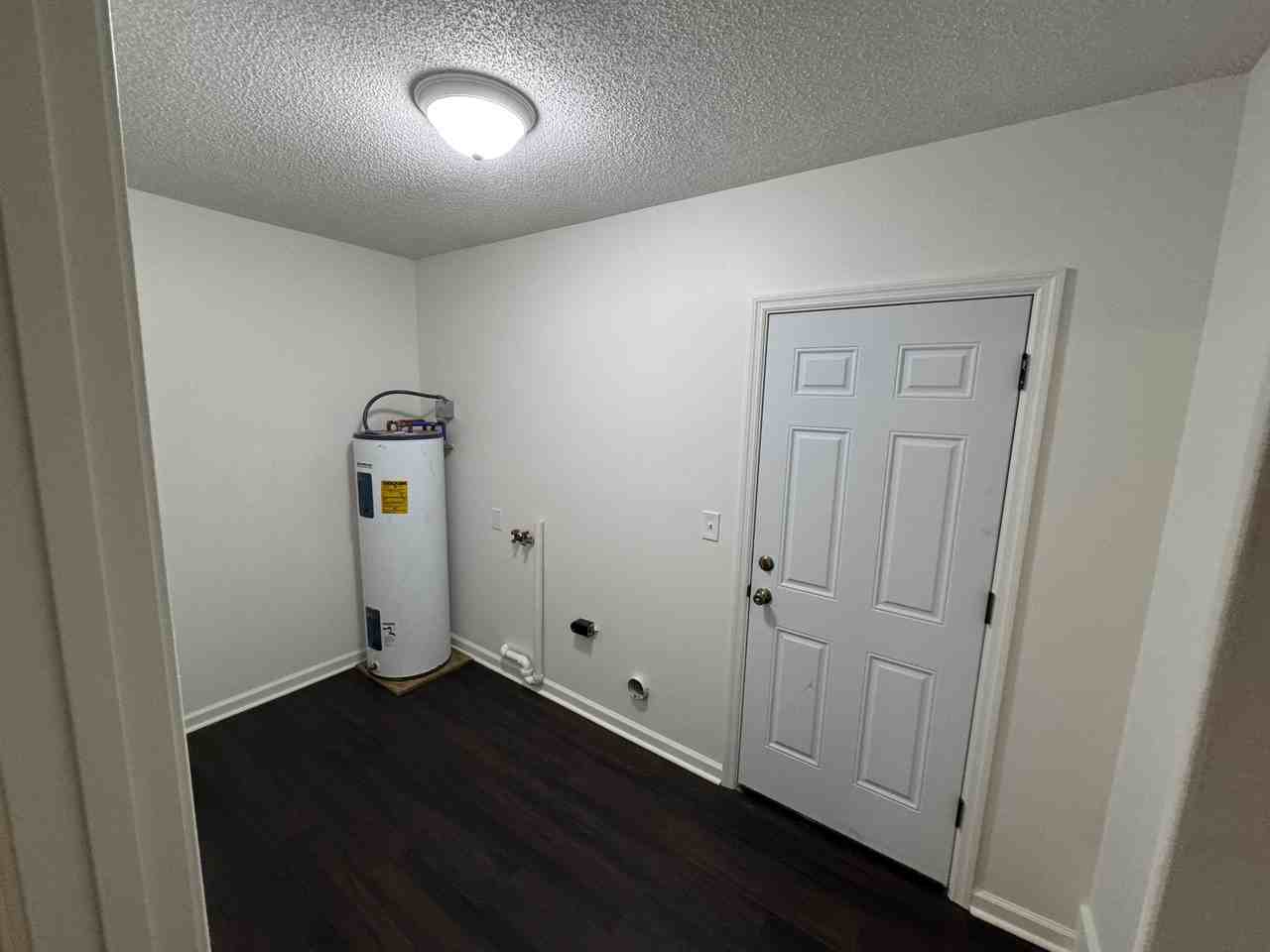 554 Canterbury Farm Rd - Photo 3 of 16