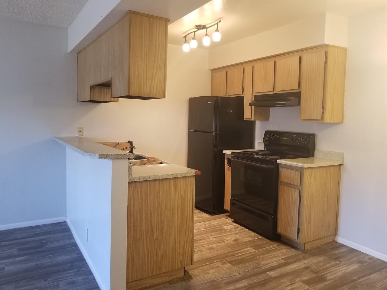 Catalina Apartments - Photo 4 of 50