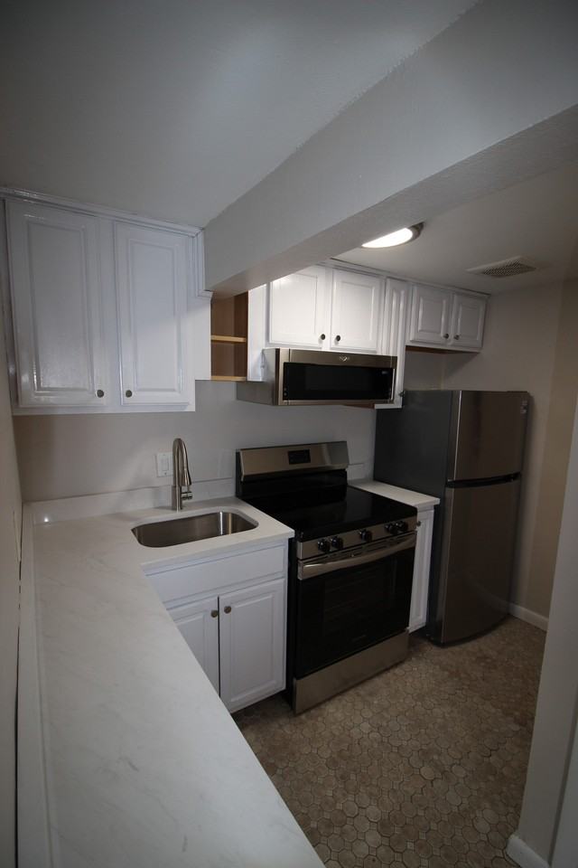 997 Broadway - Photo 3 of 22