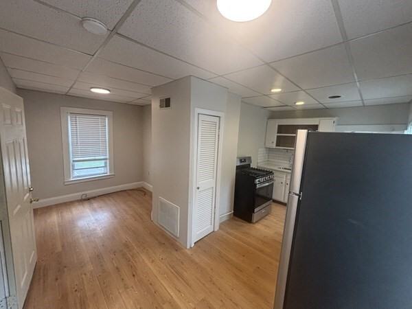 261 Plymouth Street - Photo 6 of 32