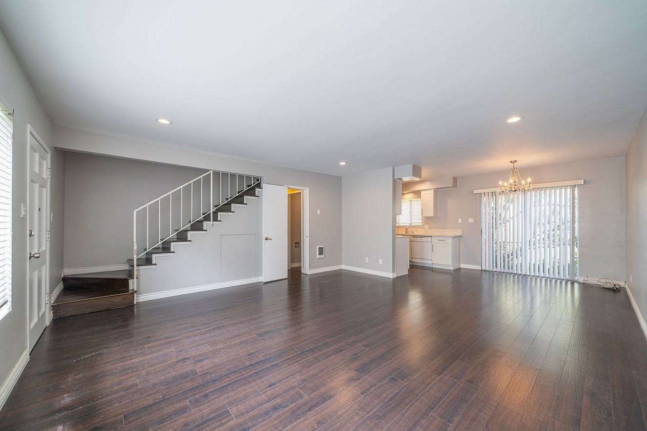 1524 Manhattan Beach Blvd - Photo 6 of 31