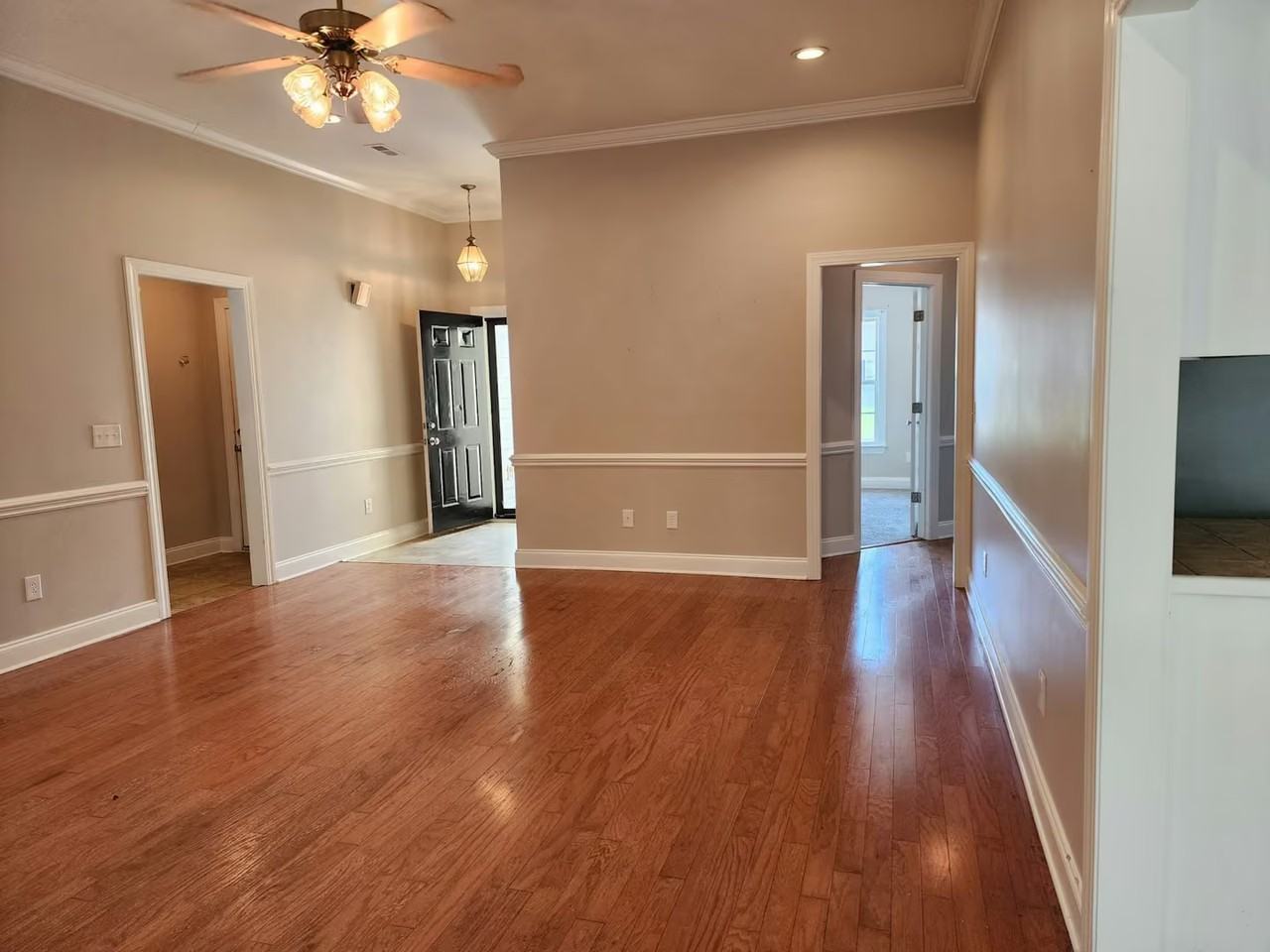 381 Rosemount Dr - Photo 7 of 13
