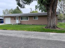 featured image of 923 923 Big Horn Dr: All Utilities Included