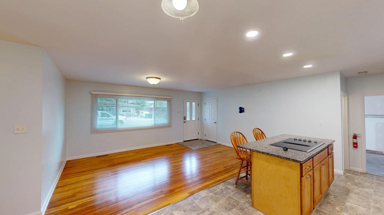 923 923 Big Horn Dr: All Utilities Included - Photo 7 of 20