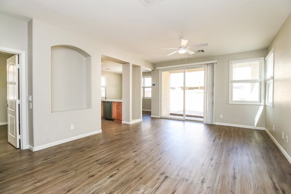 2216 E Pecan Rd - Photo 4 of 17