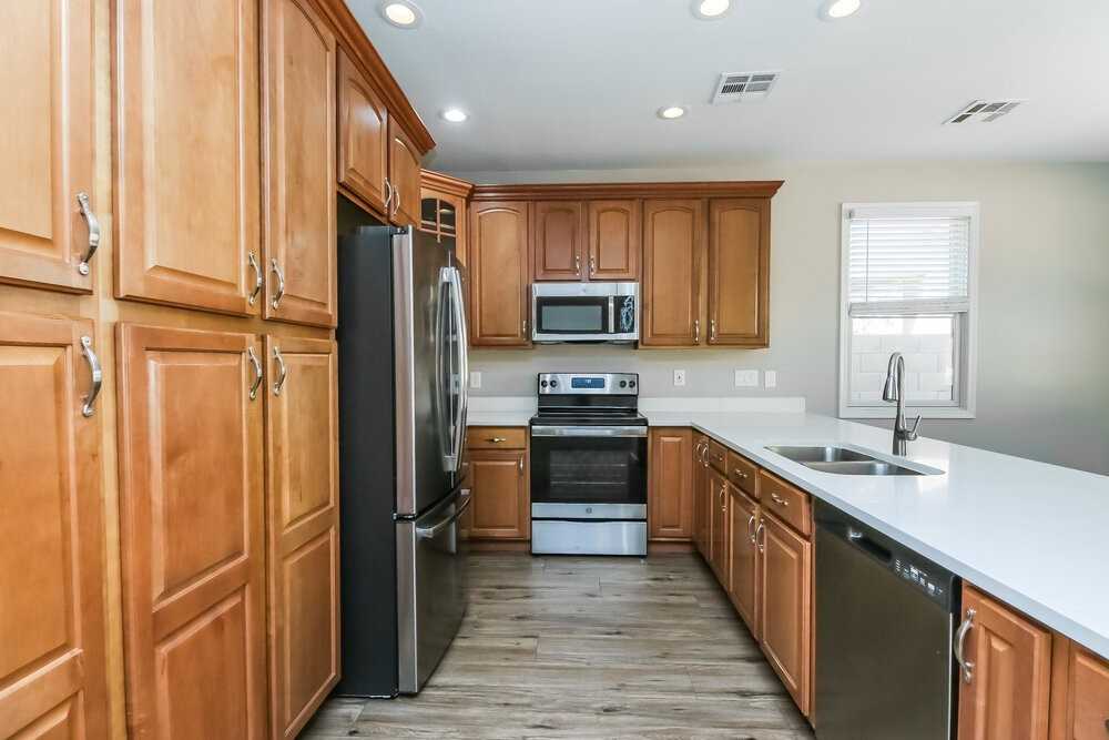 2216 E Pecan Rd - Photo 7 of 17