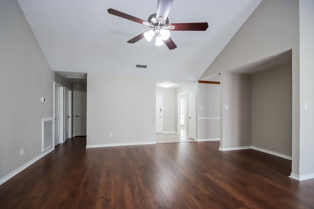 2903 Whispering Springs Dr - Photo 4 of 16