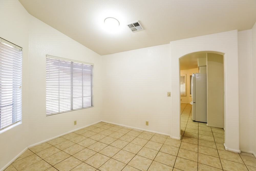 19809 N 77th Ave - Photo 6 of 16