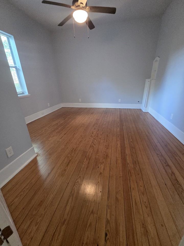 2408 Magnolia St - Photo 5 of 15