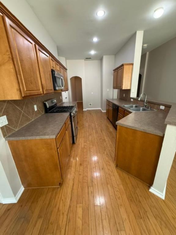 625 Winding Brook Ln - Photo 6 of 16