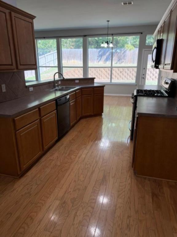 625 Winding Brook Ln - Photo 7 of 16