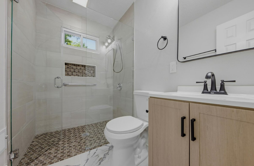 3513 Elmwood Ave - Photo 5 of 10