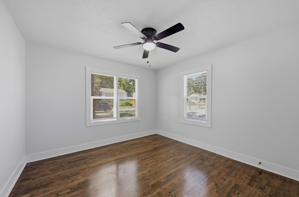 3513 Elmwood Ave - Photo 7 of 10