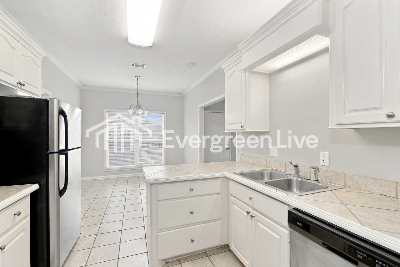 132 Appleridge Dr - Photo 7 of 15