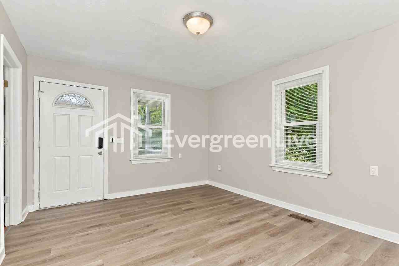 853 S Maple Ave - Photo 3 of 15