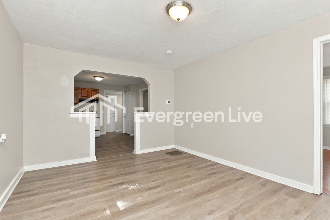 853 S Maple Ave - Photo 5 of 15