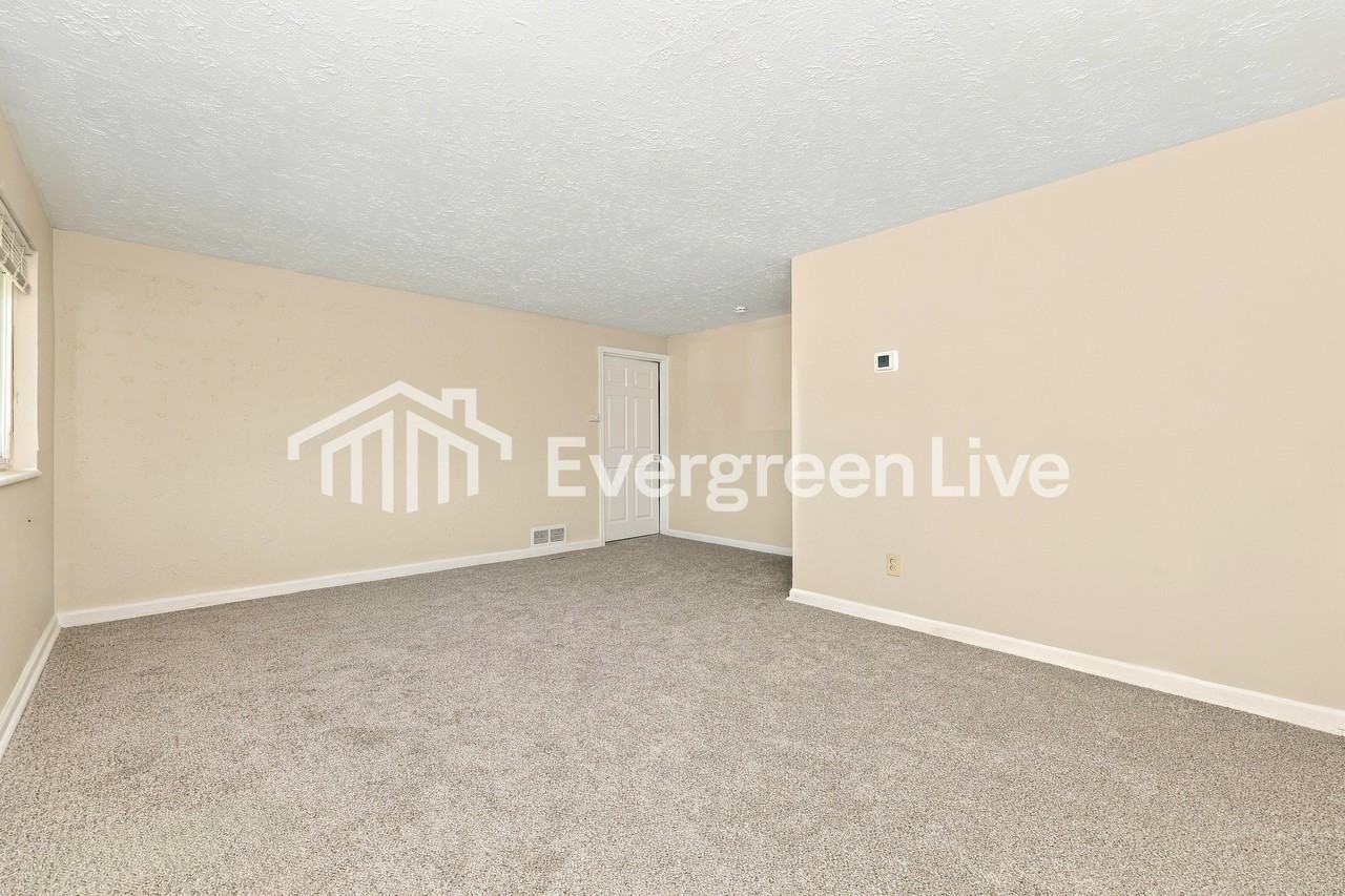 4940 Sabra Ave - Photo 3 of 15