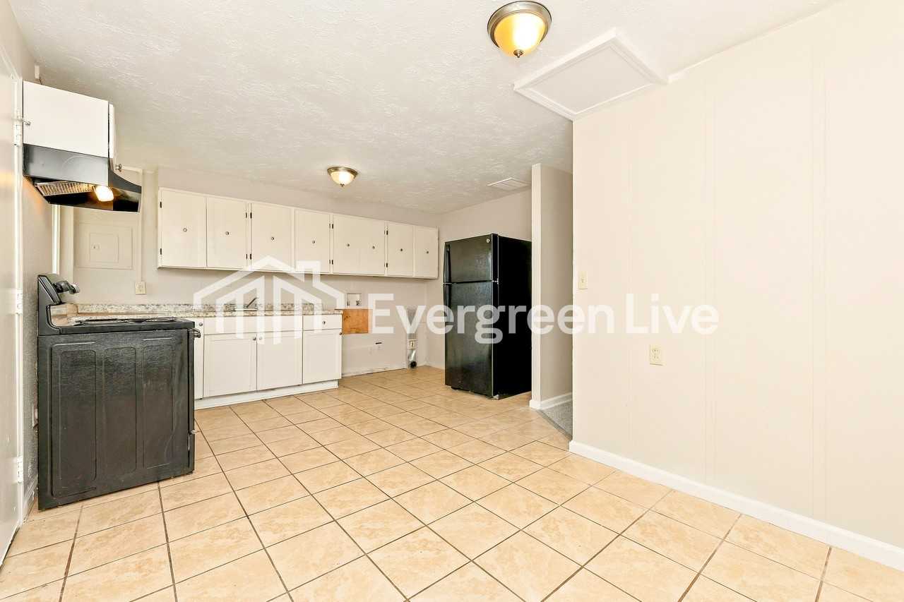 4940 Sabra Ave - Photo 5 of 15