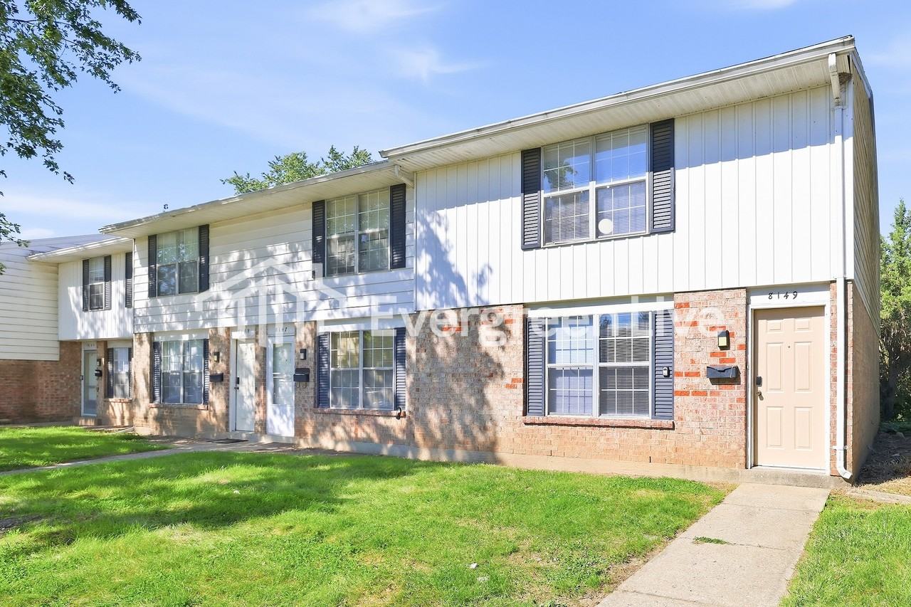 8149 Mount Aetna St - Photo 2 of 15