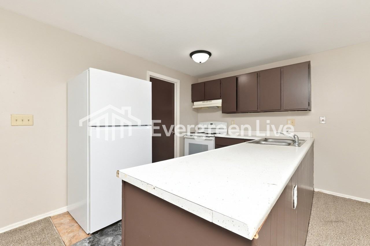 8149 Mount Aetna St - Photo 7 of 15