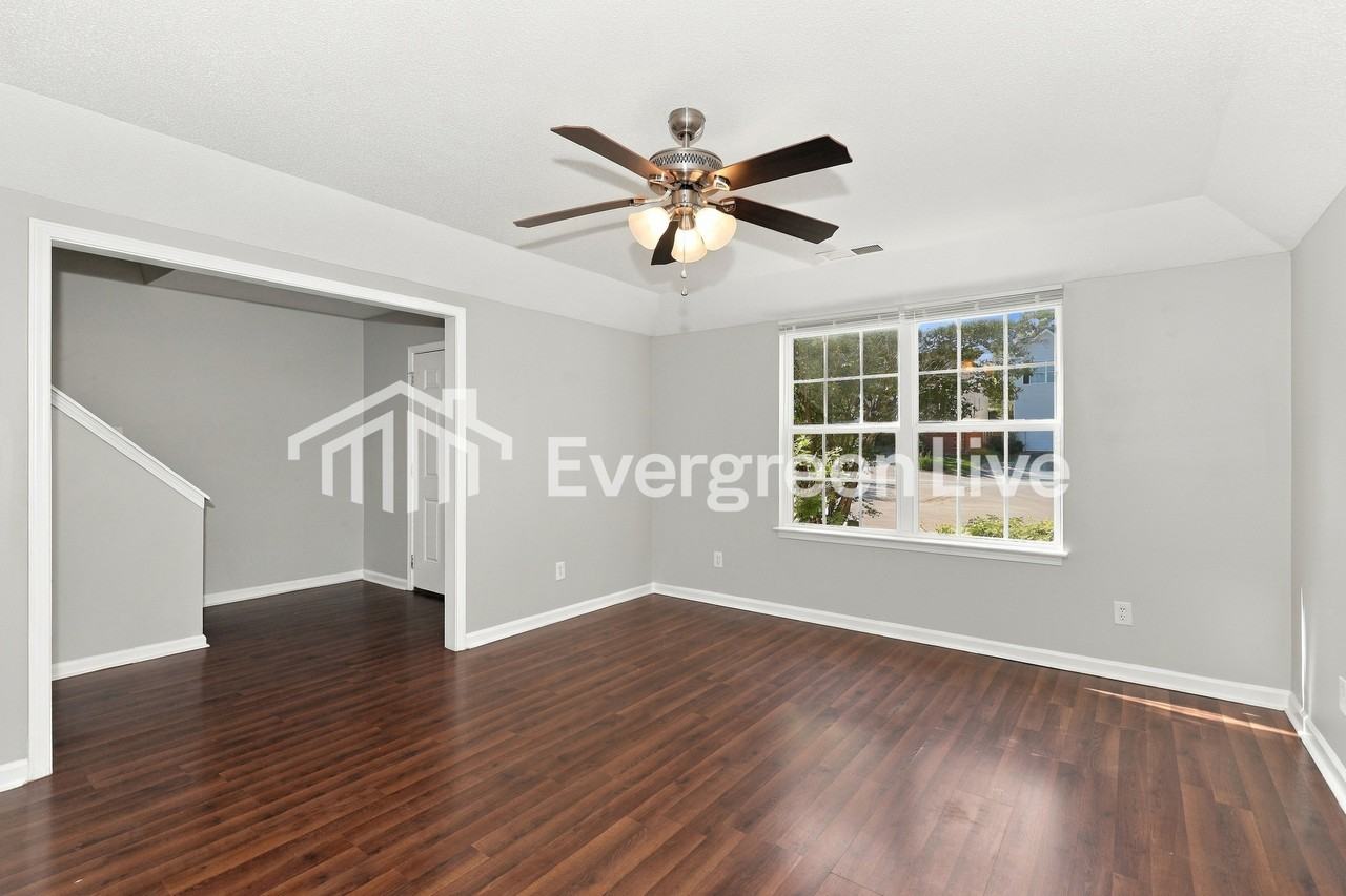 6 Village Ct - Photo 2 of 15