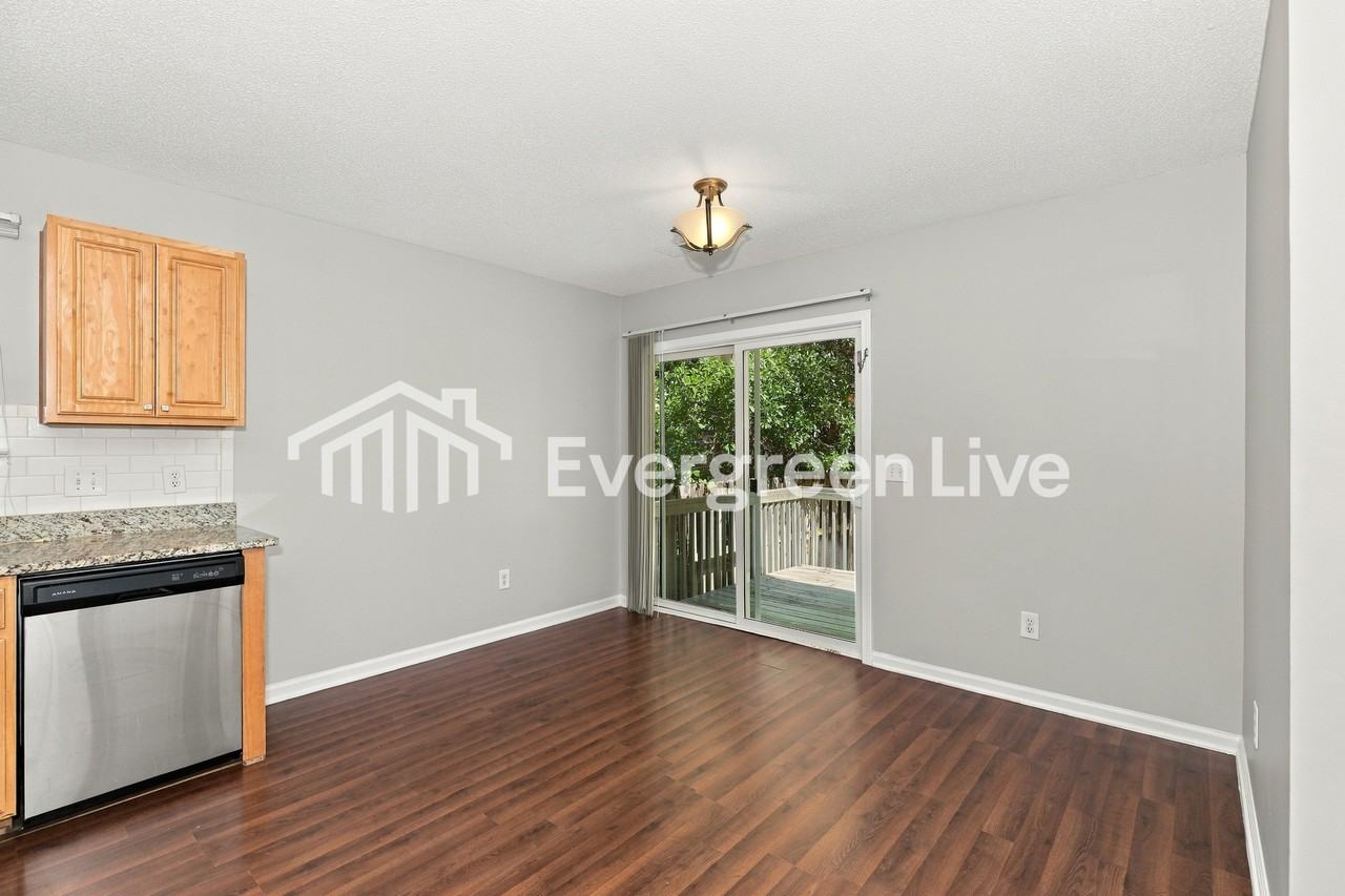 6 Village Ct - Photo 3 of 15