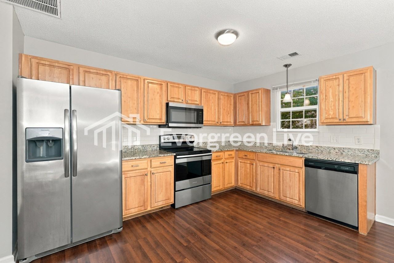 6 Village Ct - Photo 4 of 15