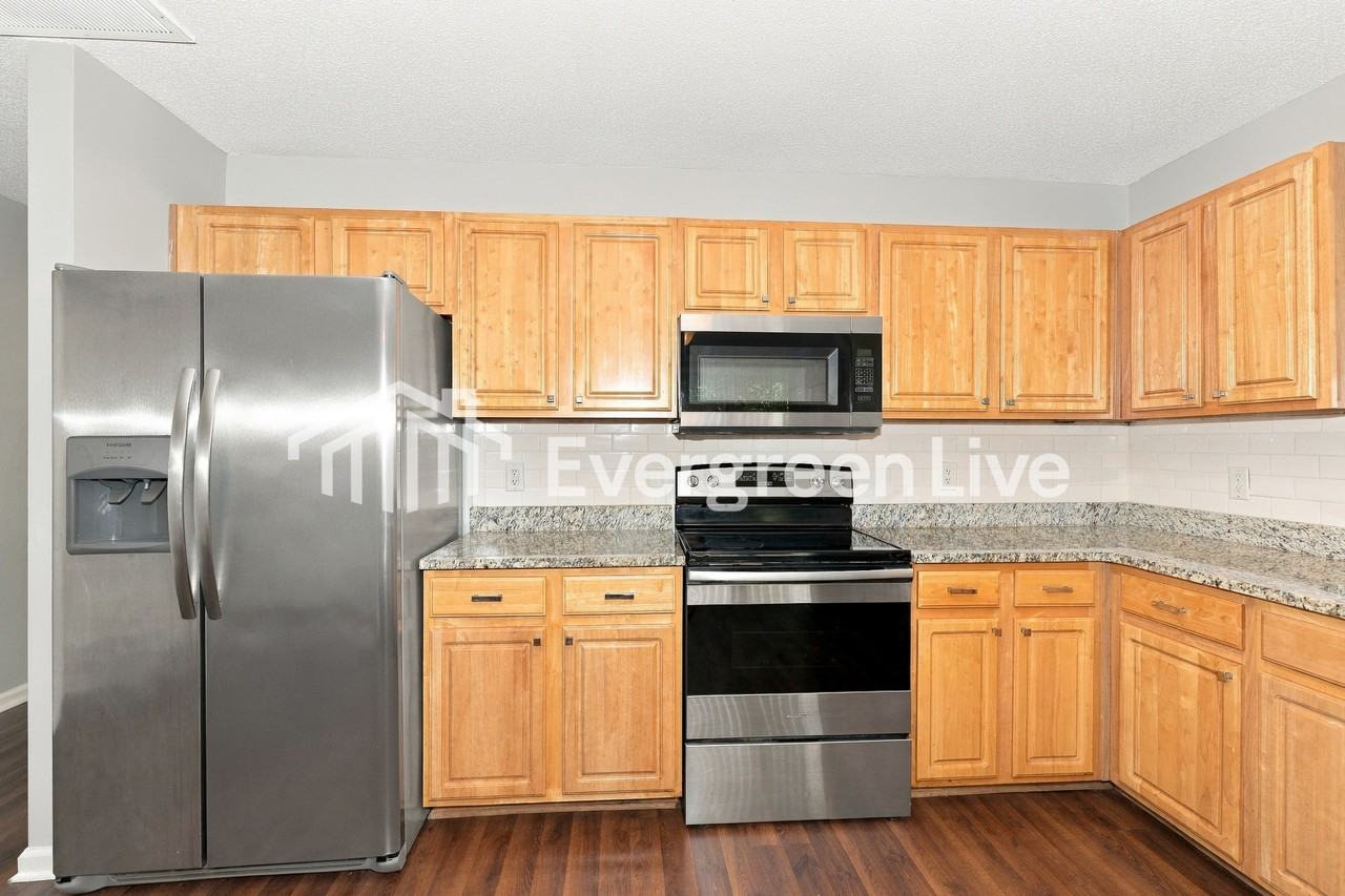6 Village Ct - Photo 5 of 15