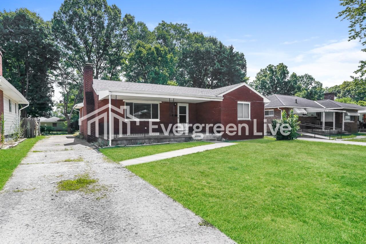 1372 Lilley Ave - Photo 2 of 15