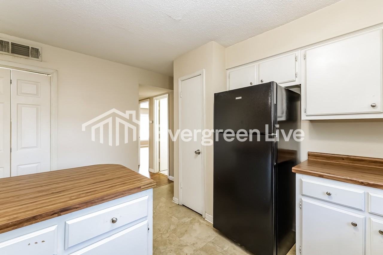 1030 Pheasant Hollow Dr - Photo 7 of 15