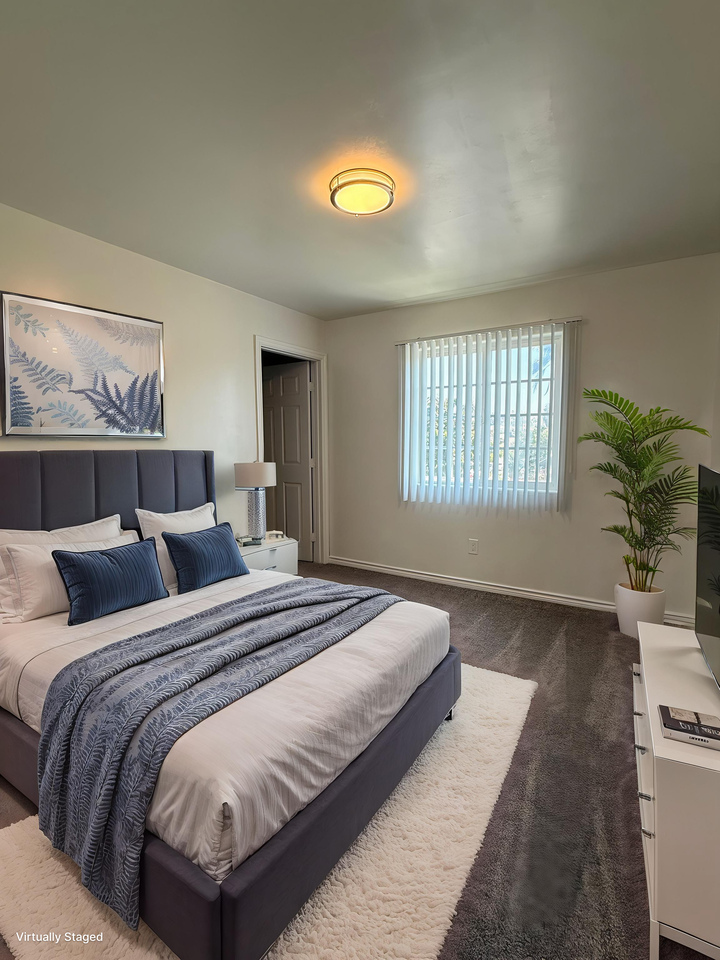 11225 1/2 South Budlong Avenue - Photo 6 of 18