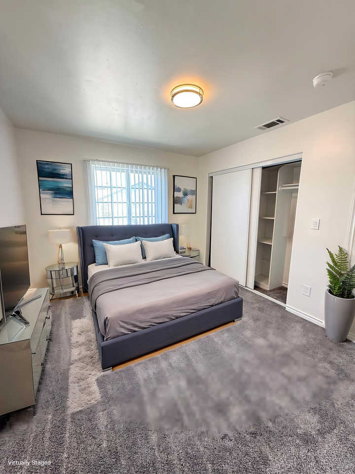 11225 1/2 South Budlong Avenue - Photo 4 of 18