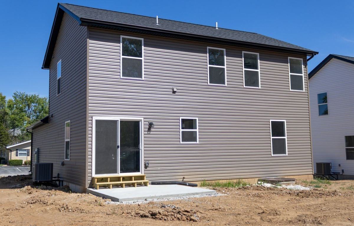 211 John St - Photo 2 of 22